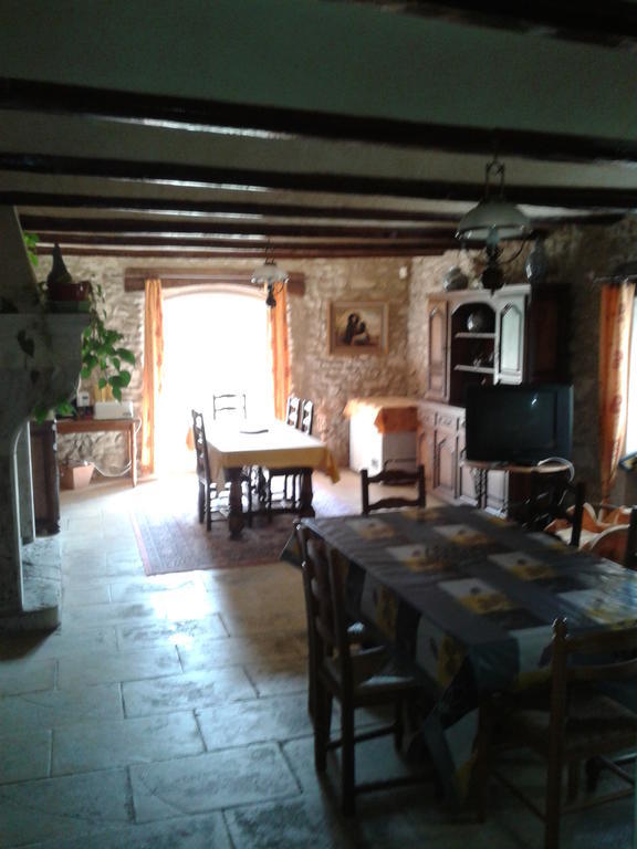 Le Chateau Des Estubiers Bed & Breakfast Sérignan-du-Comtat Dış mekan fotoğraf