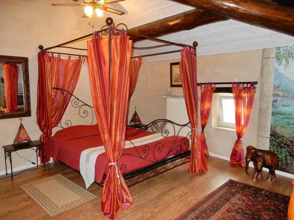 Le Chateau Des Estubiers Bed & Breakfast Sérignan-du-Comtat Dış mekan fotoğraf